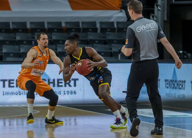 范围内的金 范围内的金