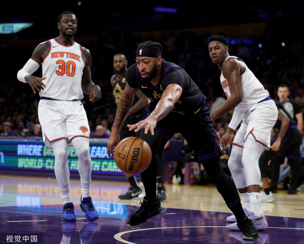 着他能够亲 着他能够亲